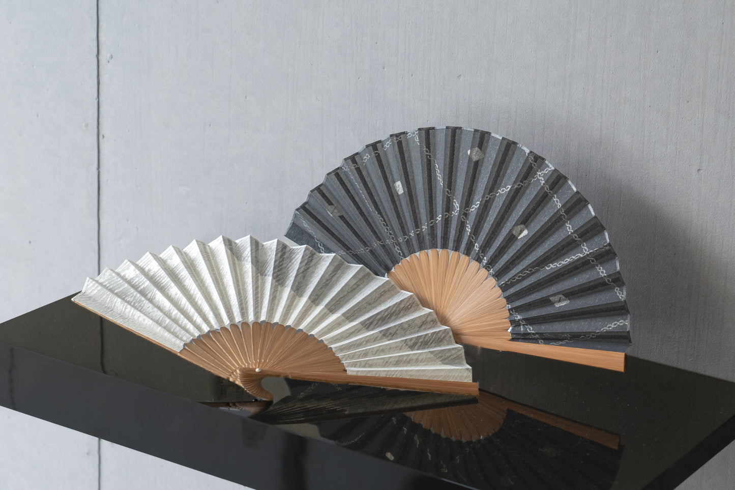 【総紗縫の扇子】鎖菱柄