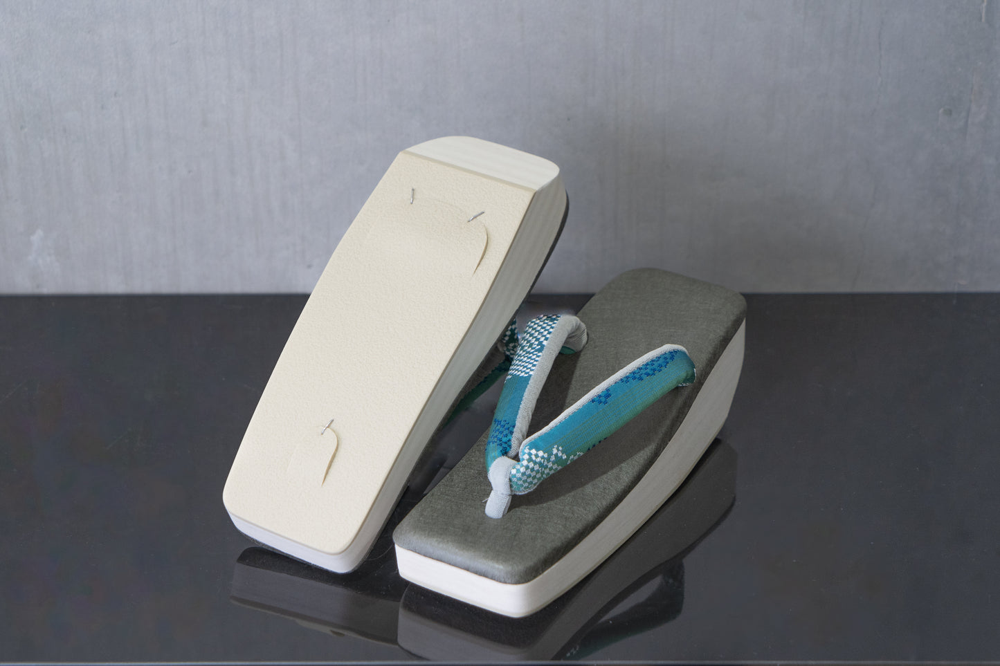 Online限定/挿上げ【オールシーズン 六角ぞうり】漢錦ver2花緒/コラボRocca草履/フリーサイズ