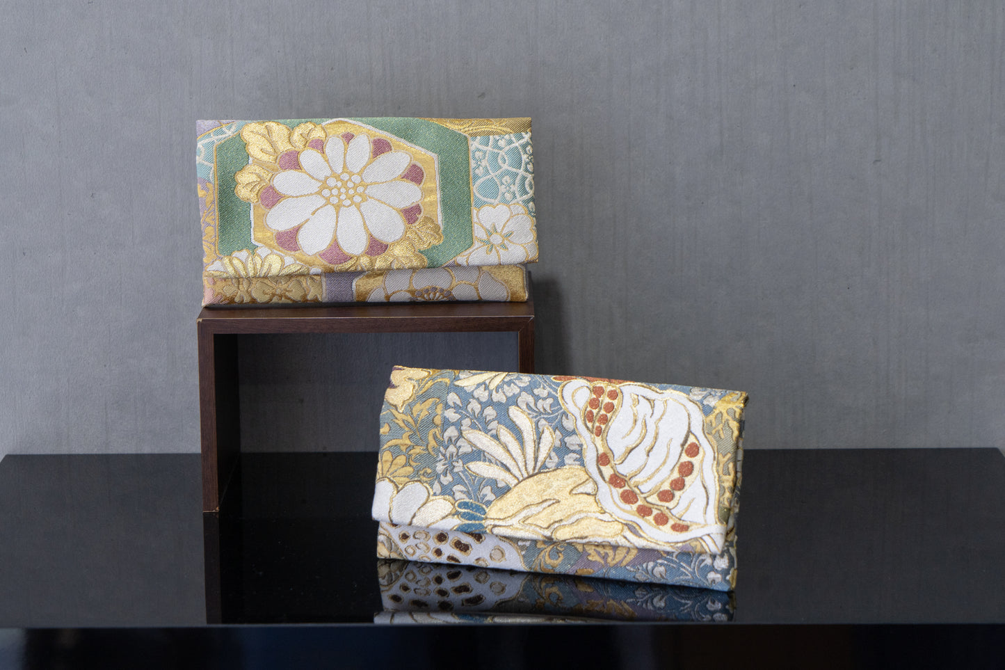 【プレミアム懐紙入れ】金彩織の懐紙入れ(亀甲華紋)