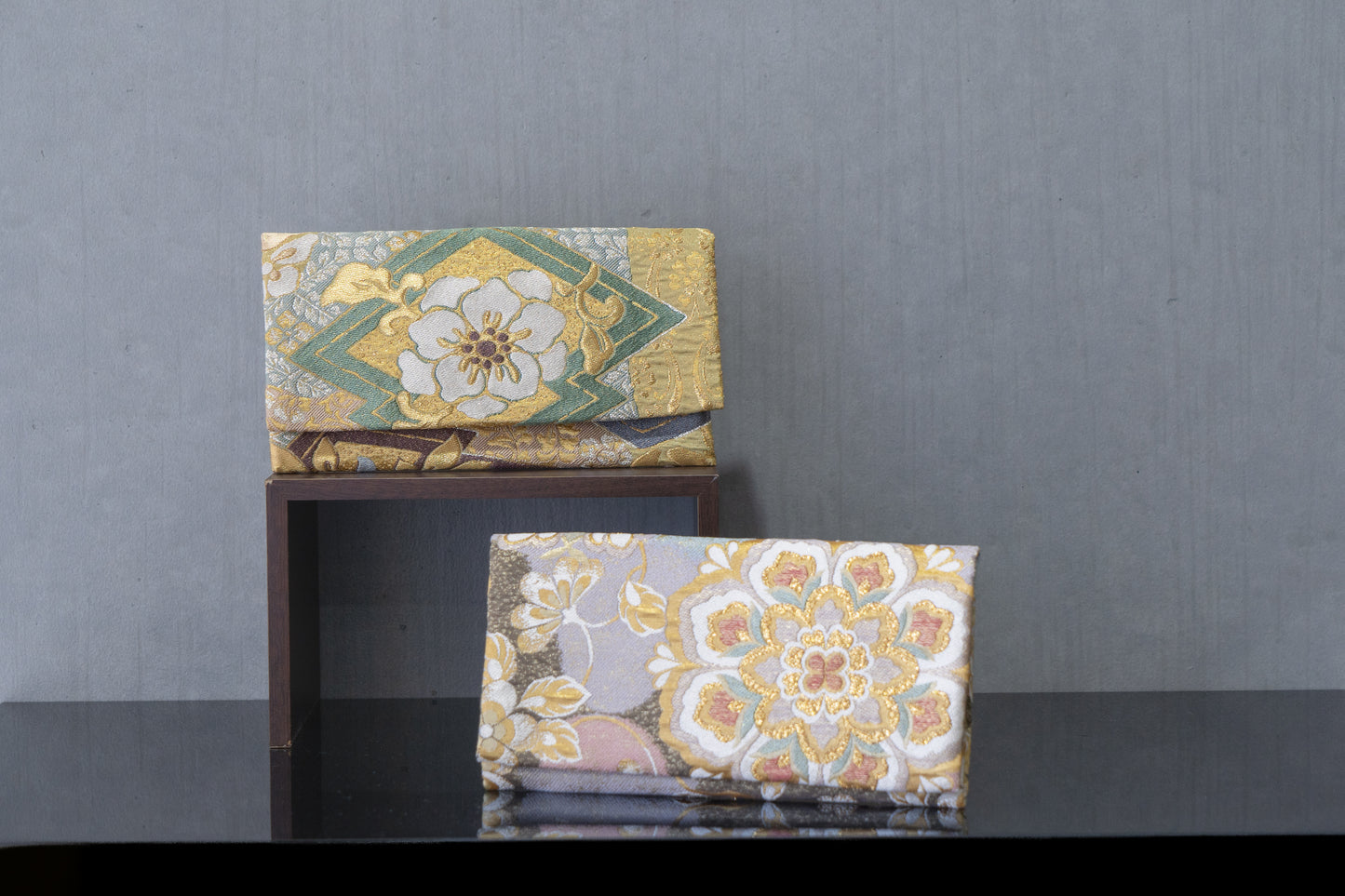 【プレミアム懐紙入れ】金彩織の懐紙入れ(松皮菱に吉祥紋)