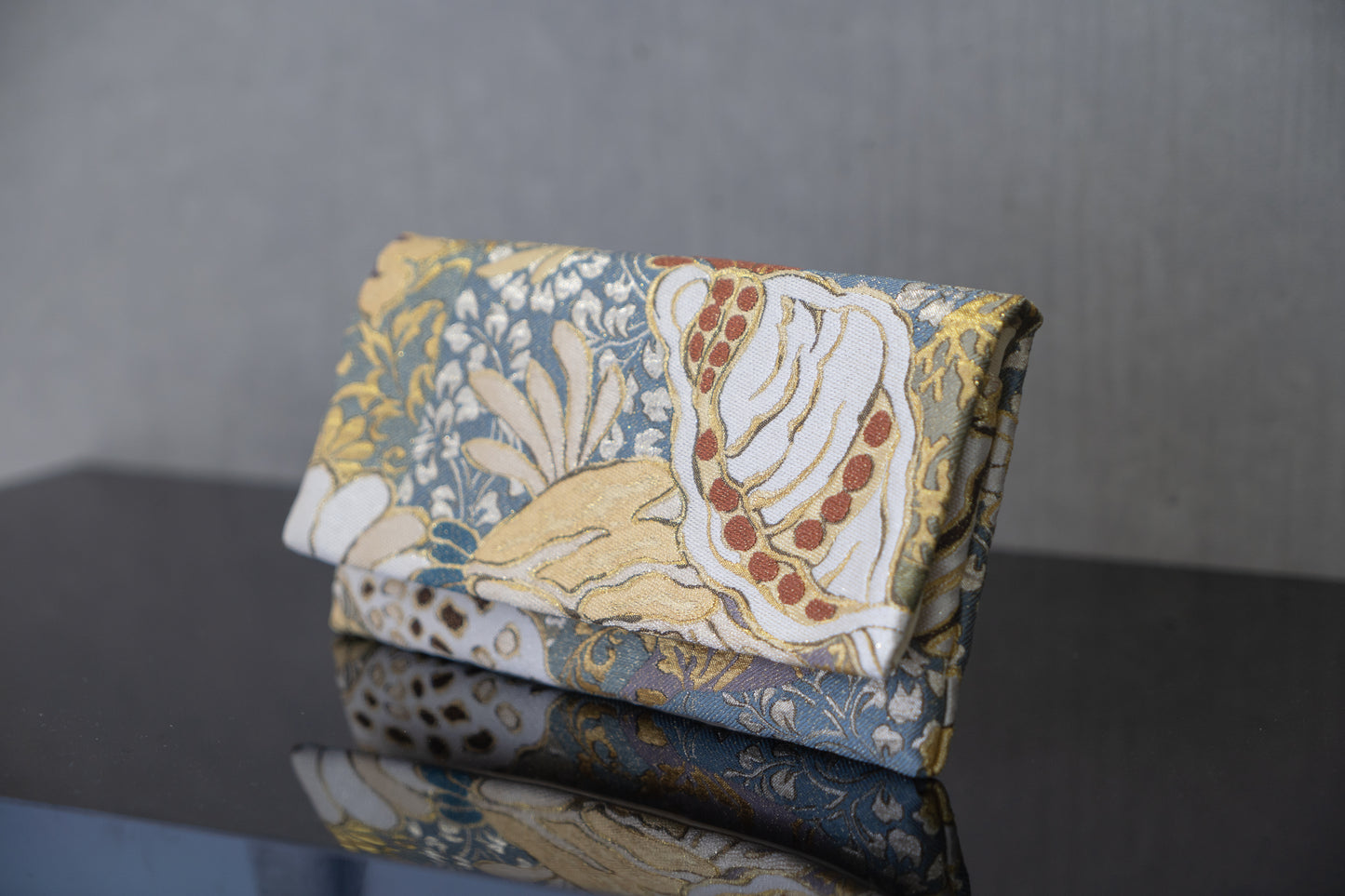 【プレミアム懐紙入れ】金彩織の懐紙入れ(海松に貝柄)