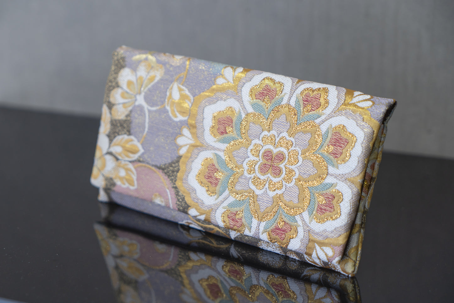 【プレミアム懐紙入れ】金彩織の懐紙入れ(金彩華紋)