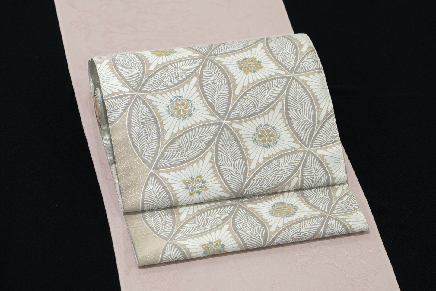 作楽の九寸名古屋帯【紹巴織/変わり七宝つなぎ】