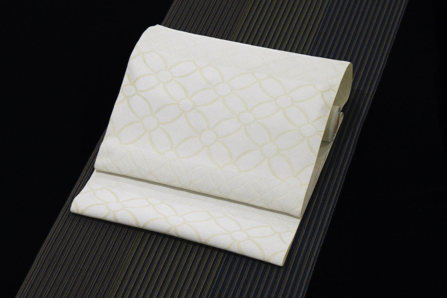 Online限定【作楽の九寸名古屋帯】花七宝(白×淡)/紹巴織