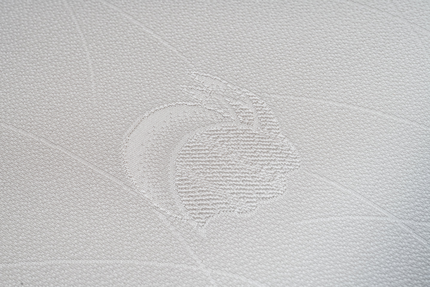 アウトレット【向うむき兎の帯揚げ】二色ぼかし/グレー