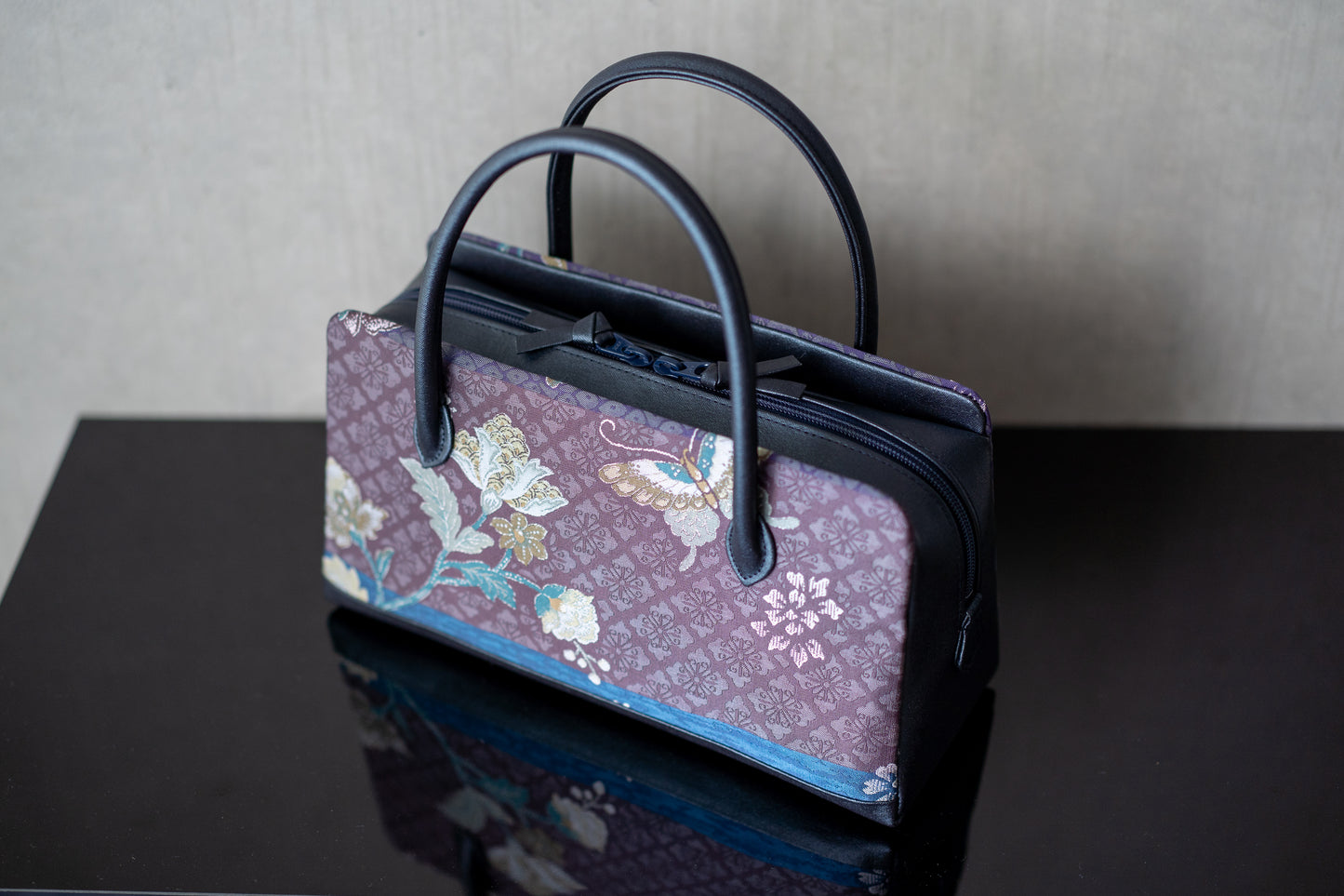 【麹塵染の利休バッグ】更紗花蝶/紹巴織