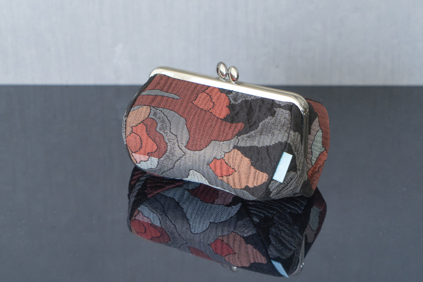 【西陣織のお太鼓ポーチ/しぼ織】唐花/赤