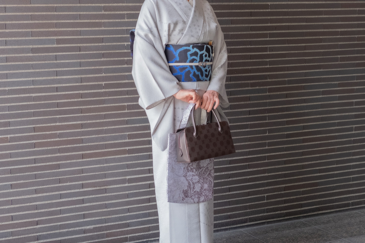 【南蛮七宝の小型利休バッグ】紹巴織(茶濃淡色)