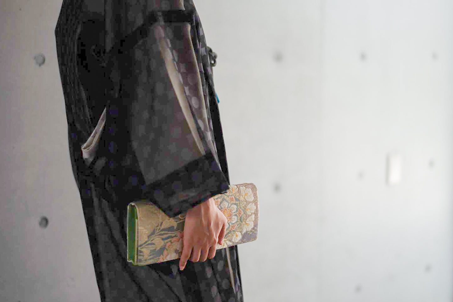 【金彩織のクラッチバッグ】ねじり菊