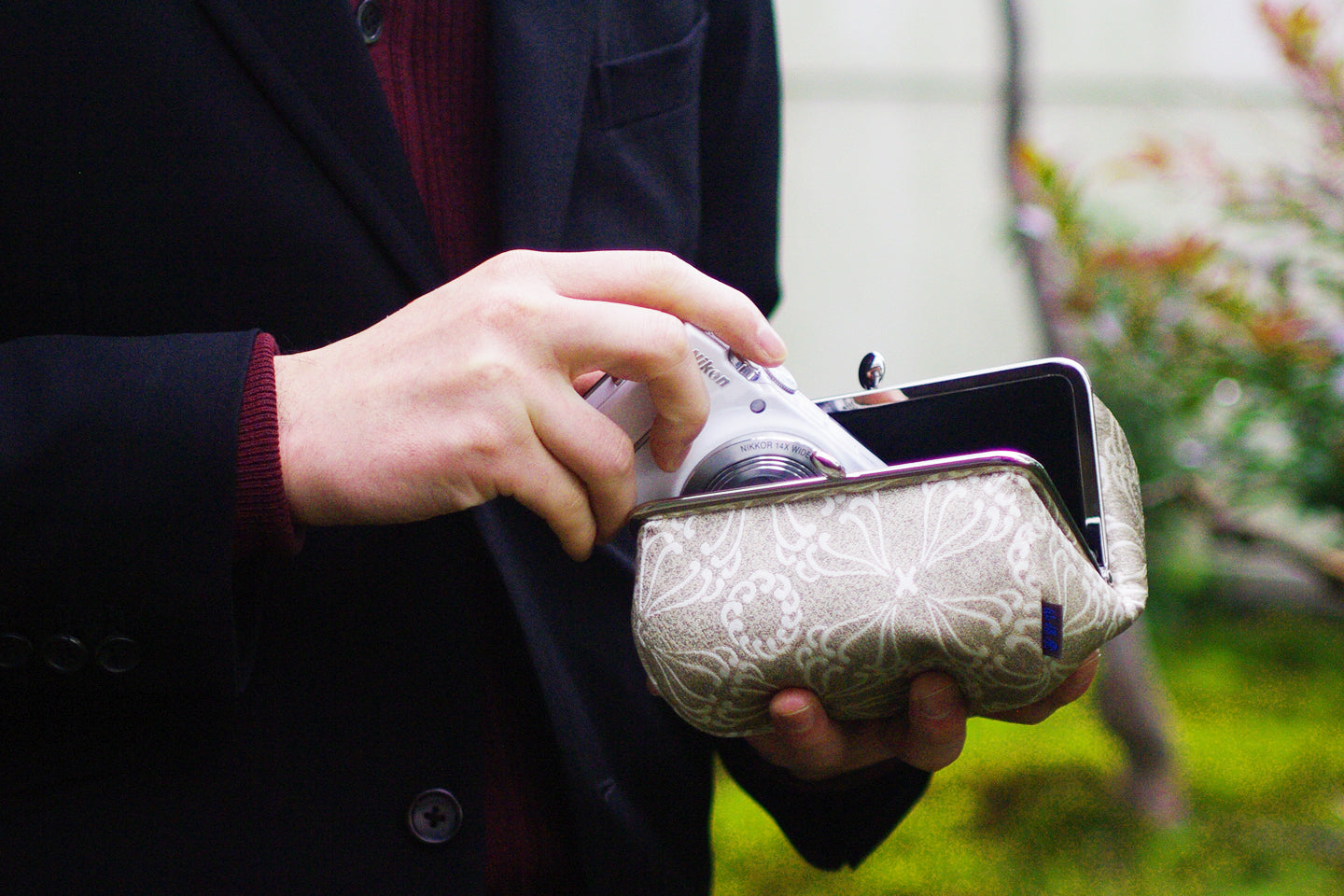 総紗縫のお太鼓ポーチ【更紗抽象柄】