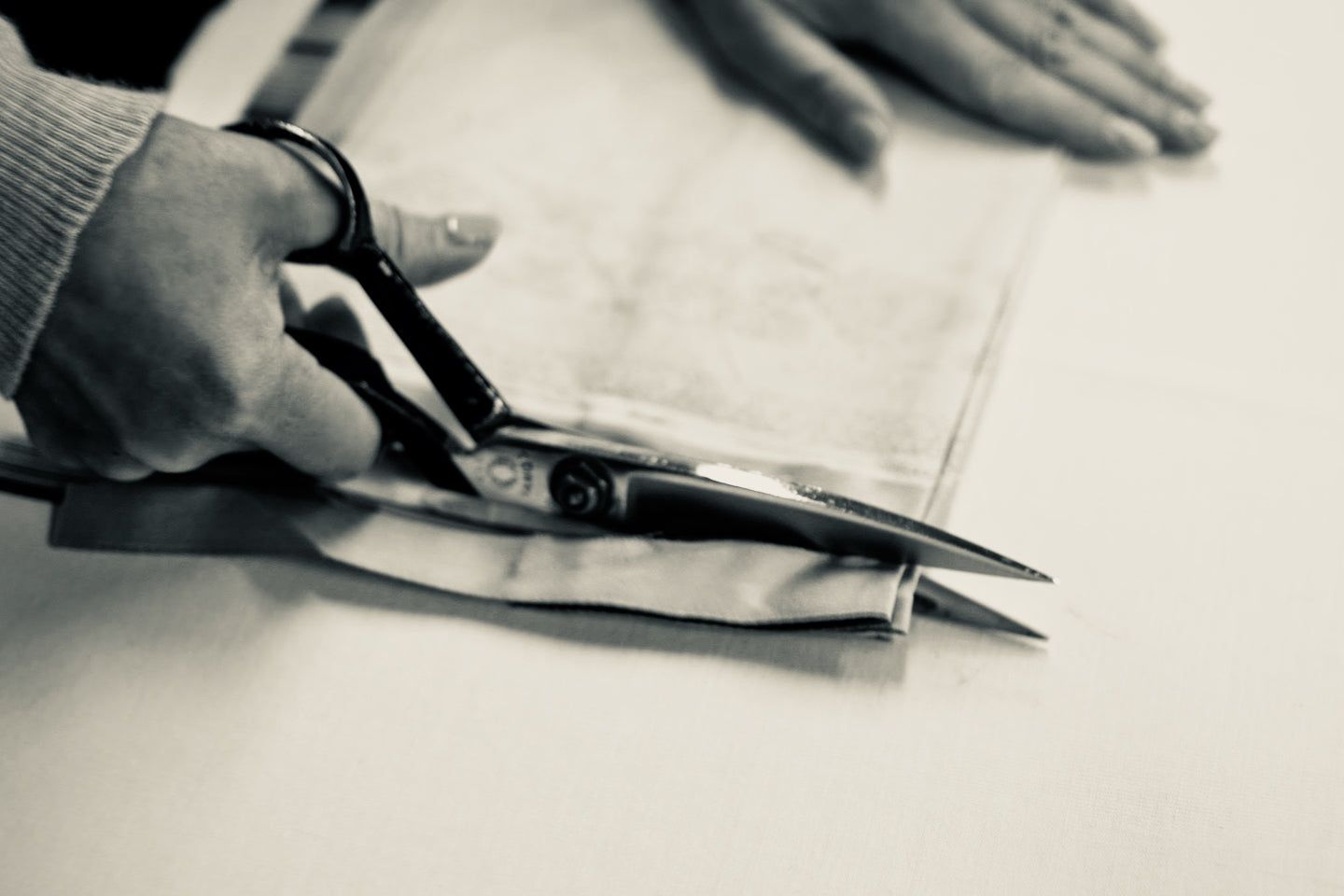 【プレミアム懐紙入れ】萬参織の懐紙入れ(桔梗柄)