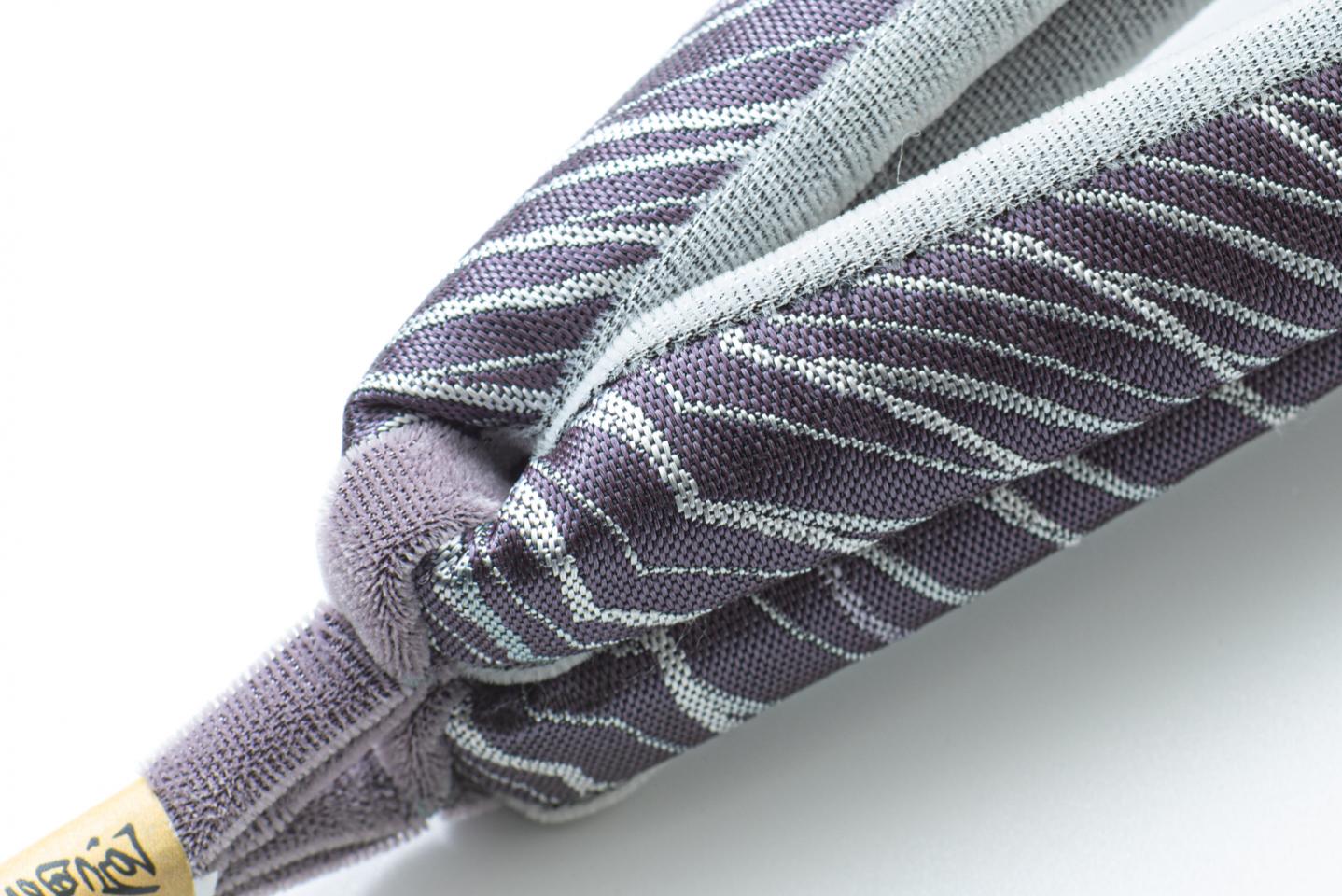 【麹塵染の花緒】銀細縞柄/紹巴織