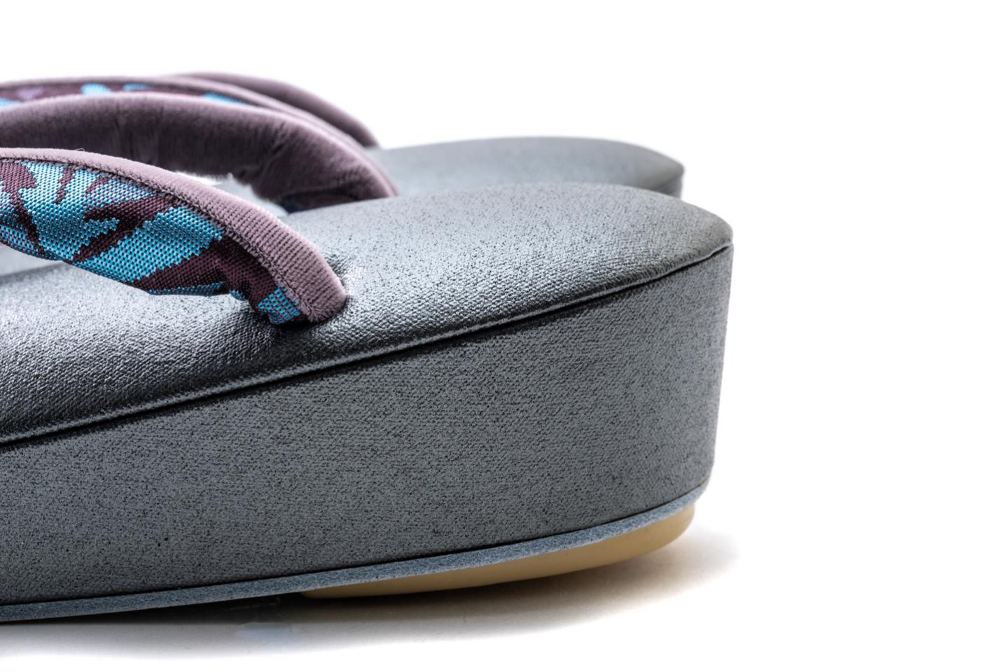 挿上げ【麹塵染の真綿入り草履L ダックジュエル】