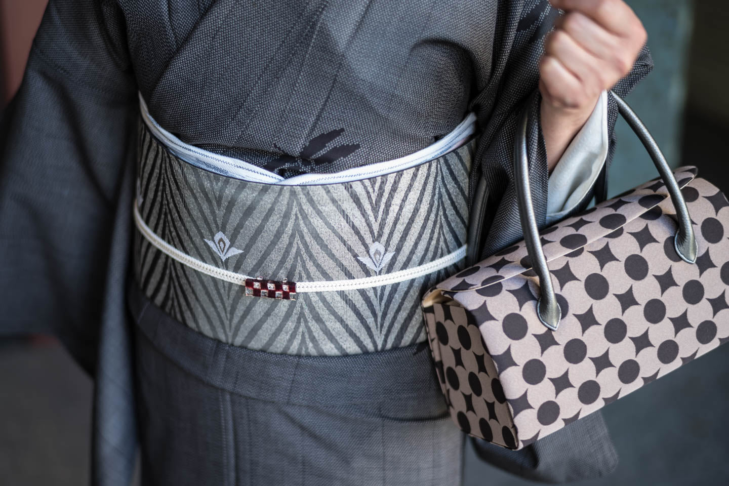 【南蛮七宝紋様の丸型ボストン】二重織/黒グレー