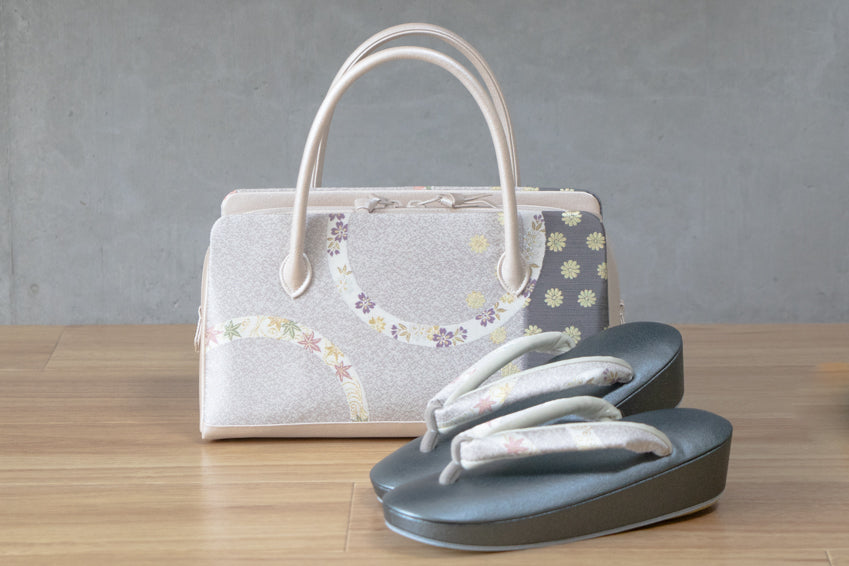 挿上げ【紹巴織の真綿入り草履L ダックジュエル】金銀花