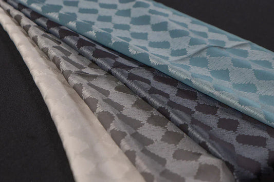 存在感のある帯揚げ／防染糸織り帯揚げ