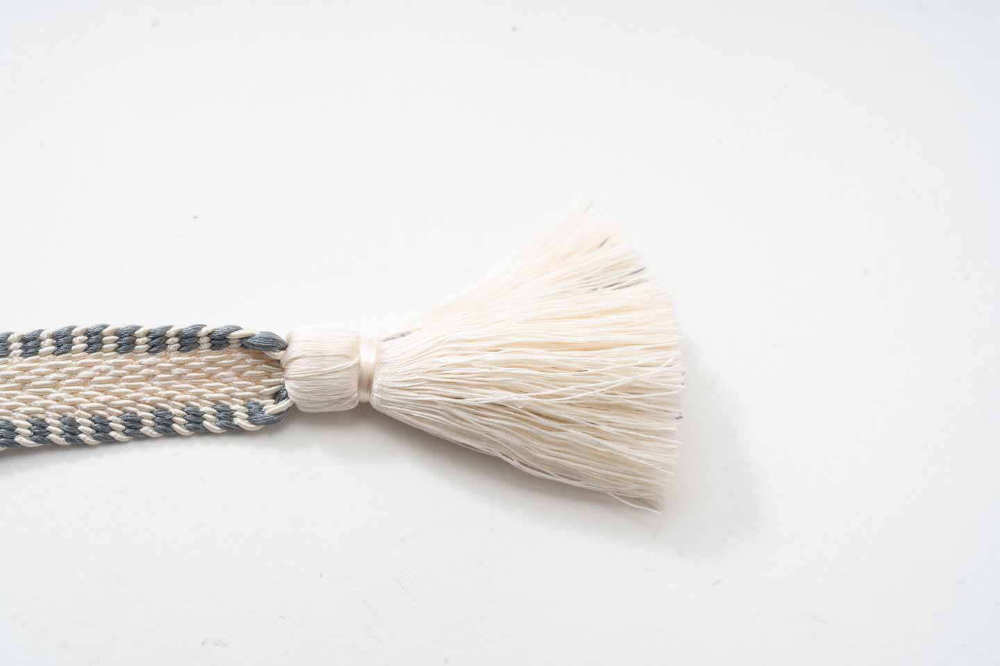 【夏三井寺組の帯締め（手組み）】白×水色