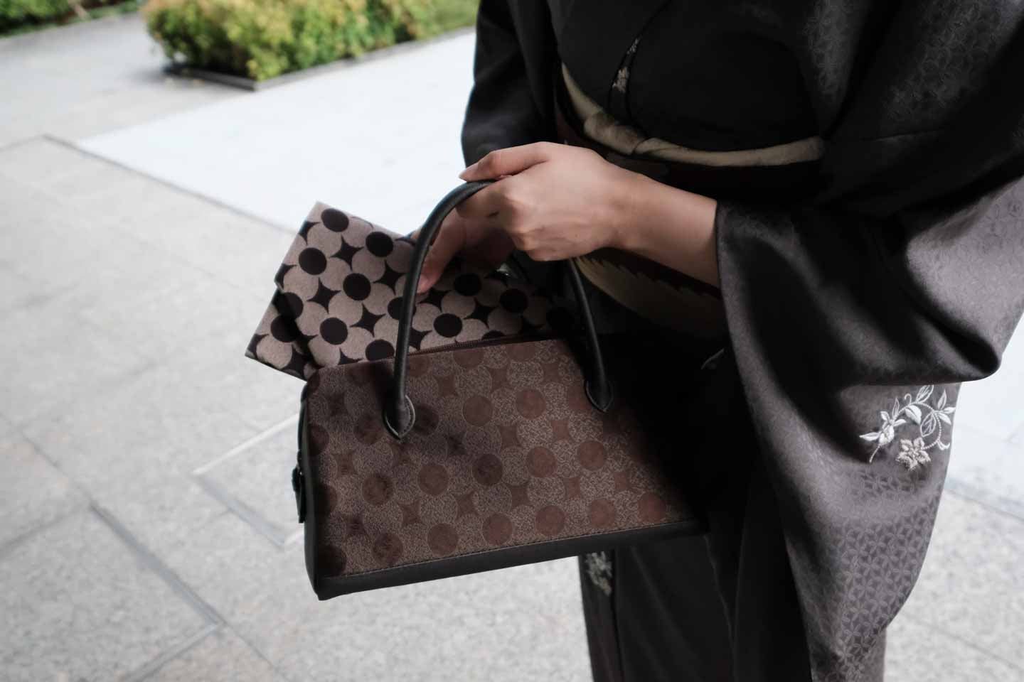 【南蛮七宝の小型利休バッグ】紹巴織(茶濃淡色)