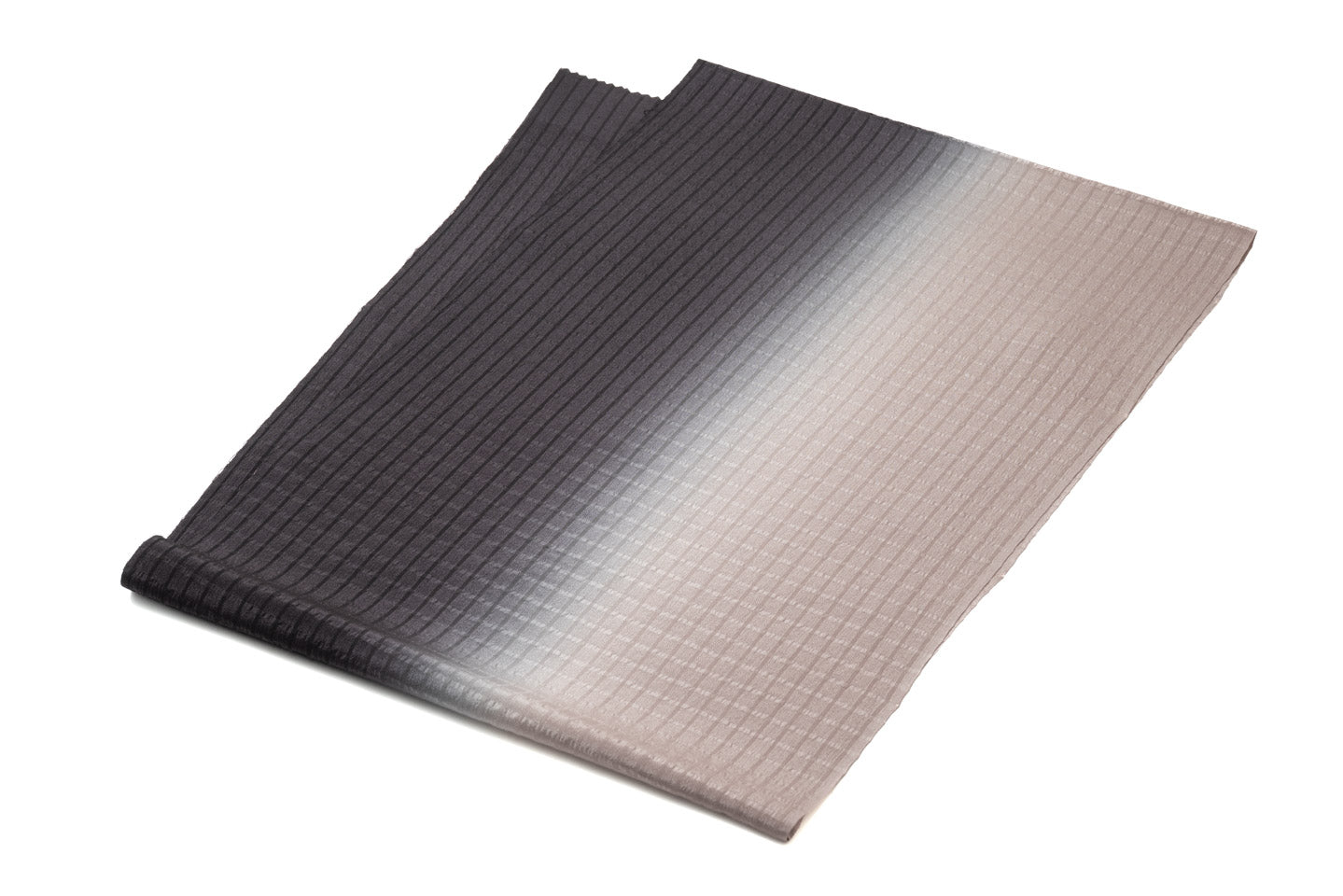 オールシーズン対応 たて二色ぼかし帯揚げ 黒茶系