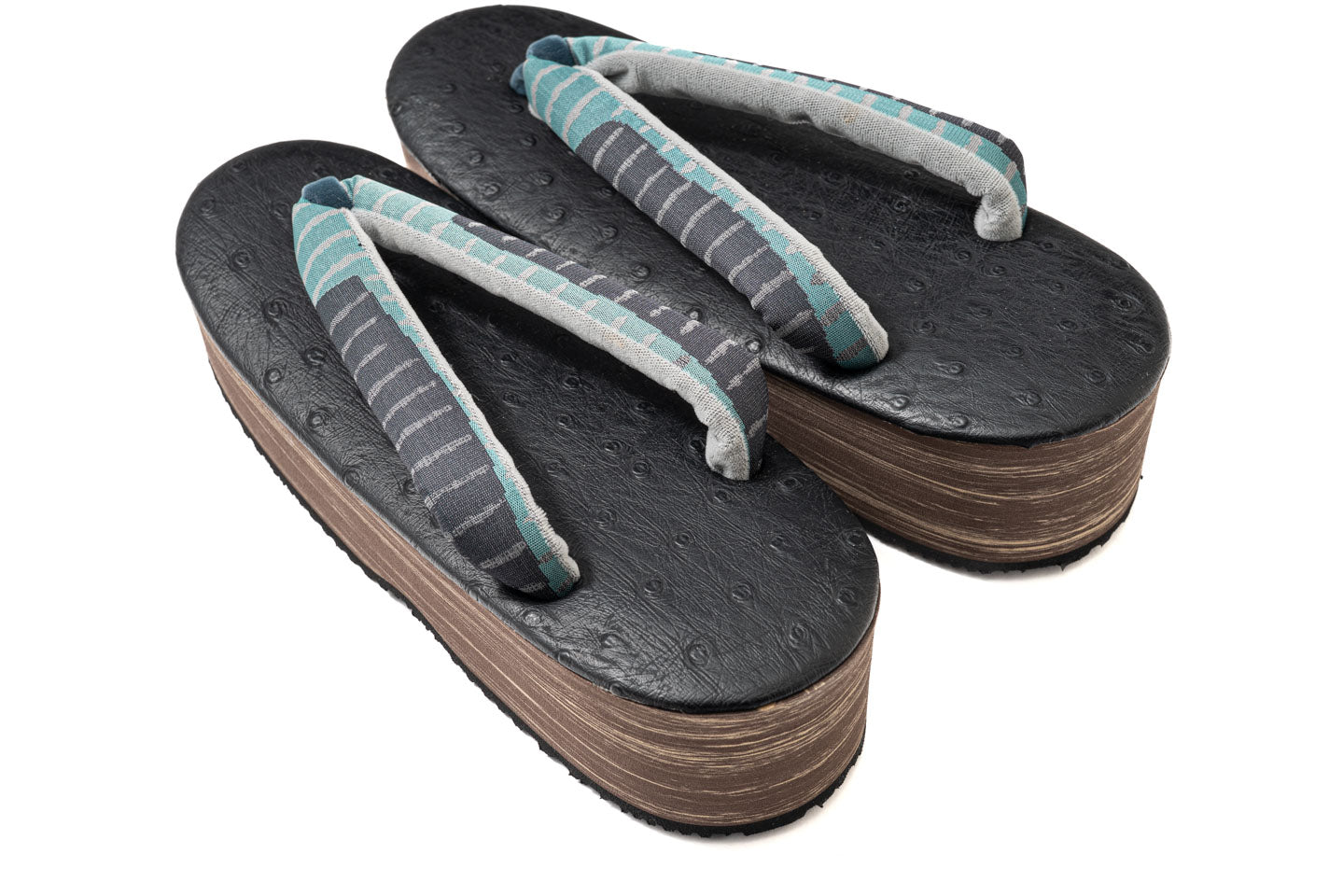 かかとの天部分をクローズアップした写真 草履の質感がよくわかる