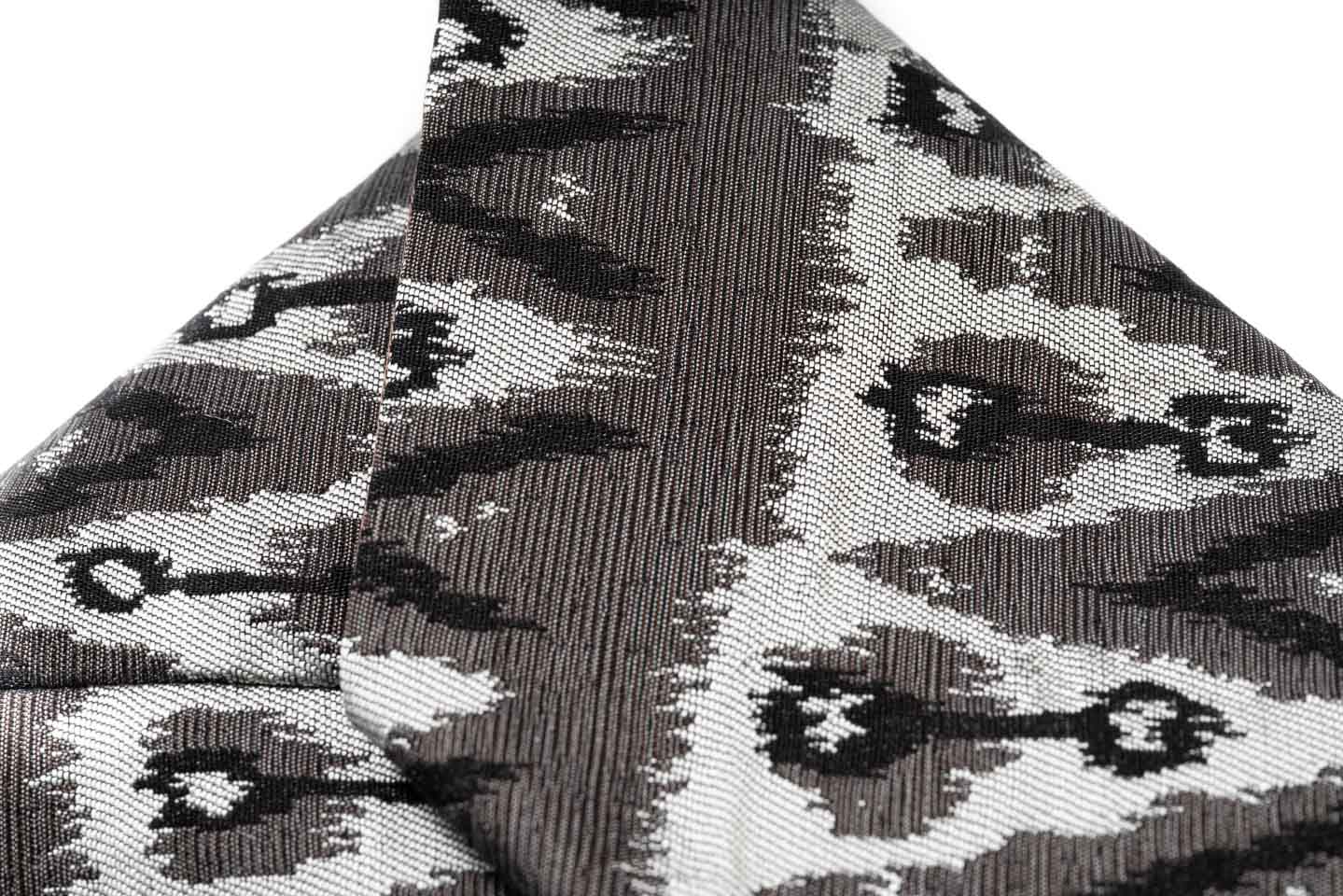 【異文織の数寄屋袋】iKat(白×黒)