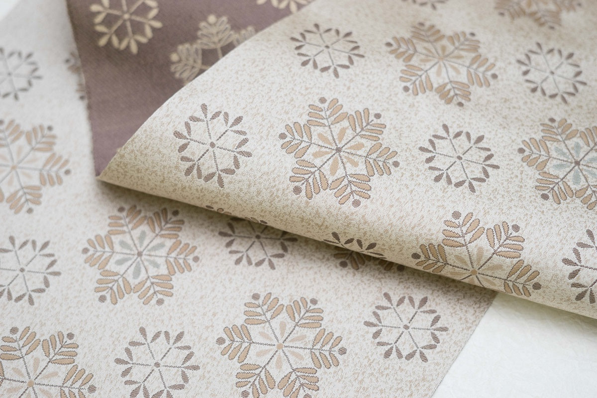 Online限定【作楽の八寸名古屋帯】雪の結晶/二重織(淡いベージュ)